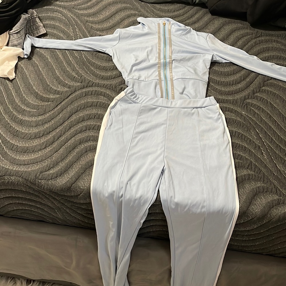 Blue sweatsuit never worn